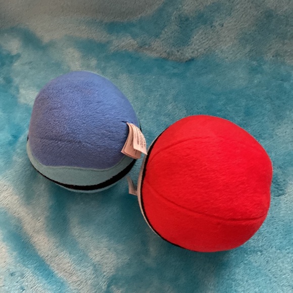 💕 Preloved Set Of 3 Pokémon Balls 🔴⚪️🔵 - Picture 16 of 16